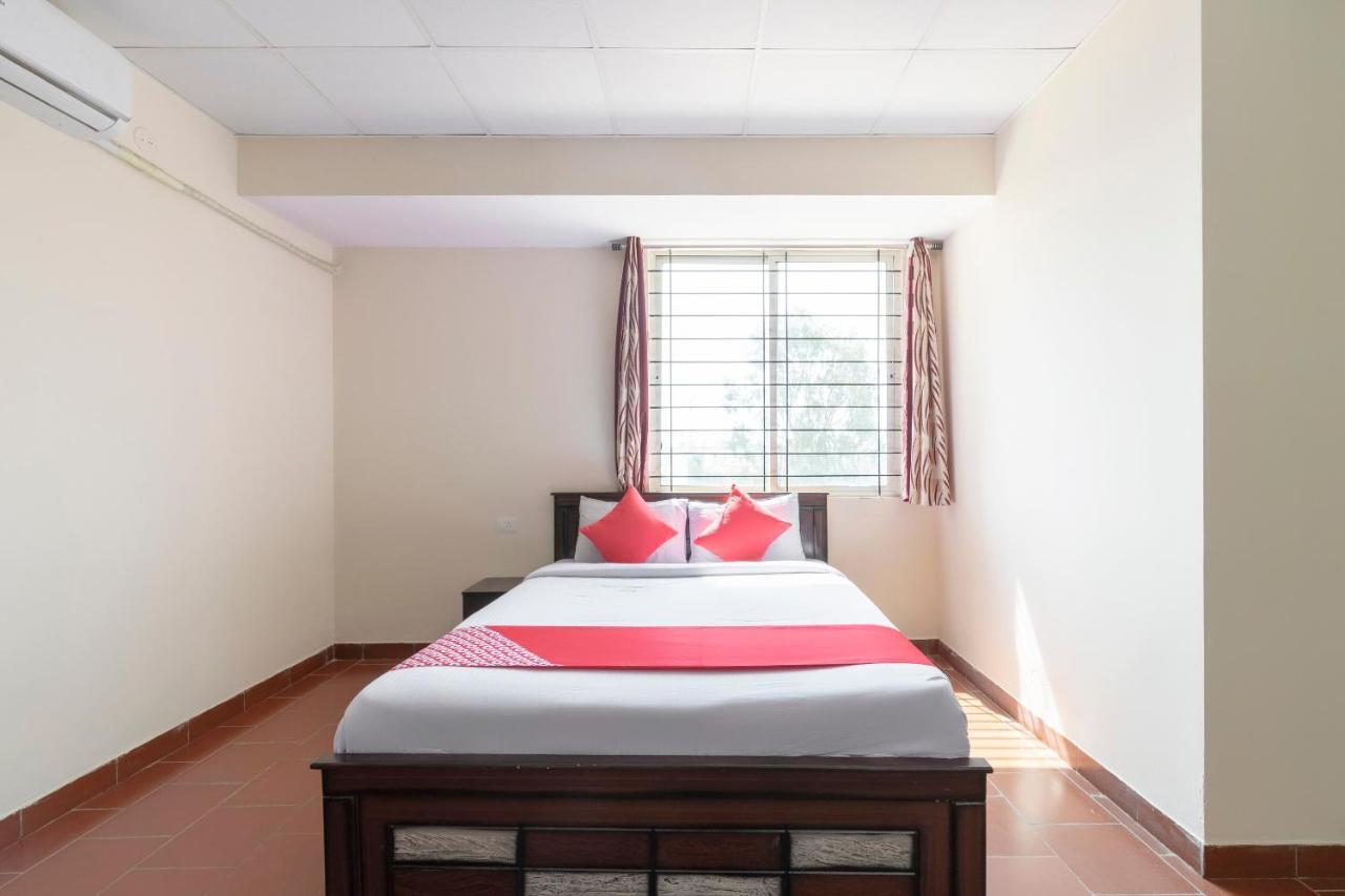 Oyo 49073 Whitefield Comforts Bangalore Exterior foto