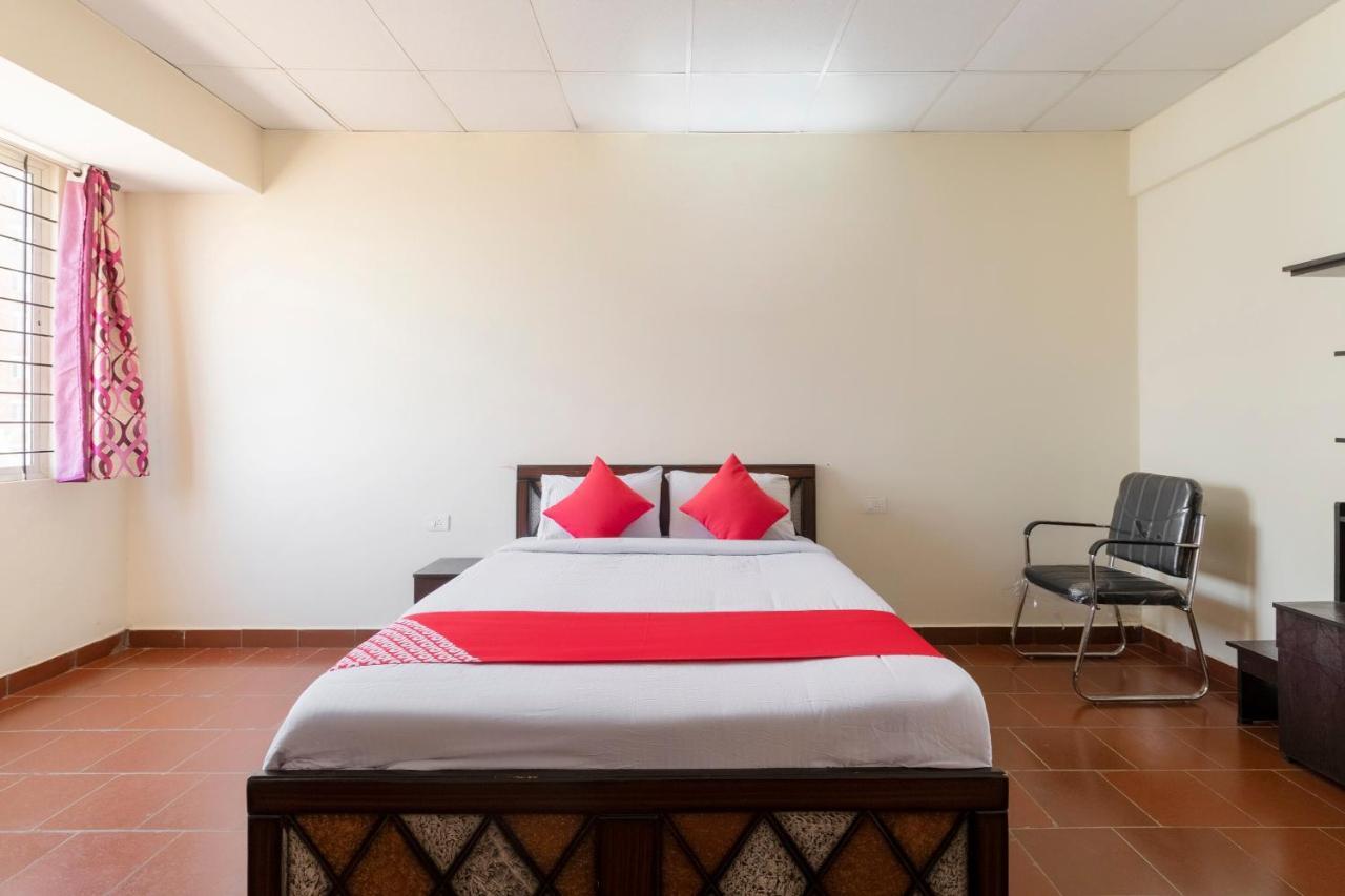 Oyo 49073 Whitefield Comforts Bangalore Exterior foto