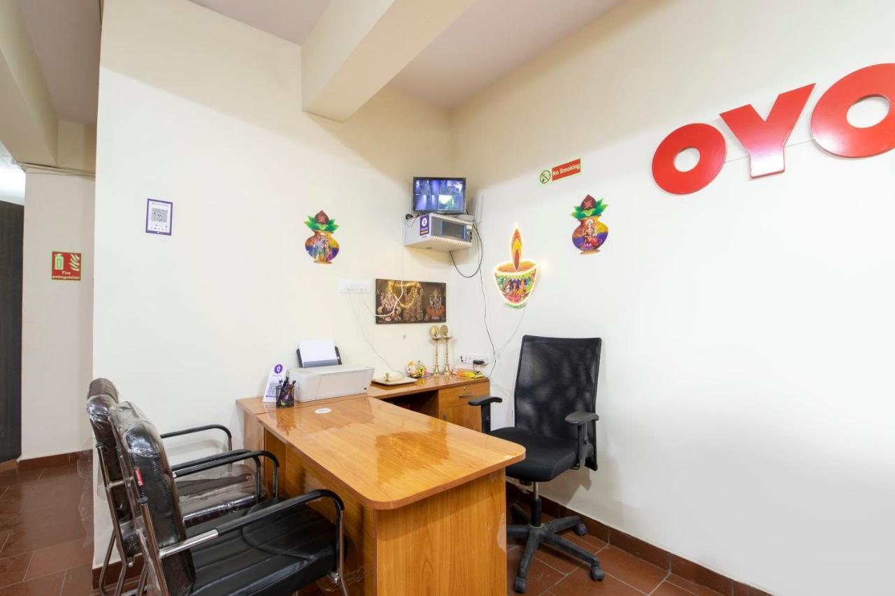 Oyo 49073 Whitefield Comforts Bangalore Exterior foto